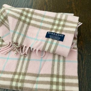 Burberry lambswool pink scarf